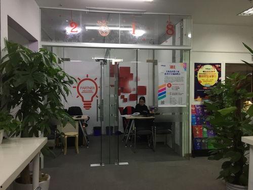 美发店与吃瓜群众的日常,美发店里的时尚潮流与吃瓜群众的日常趣事